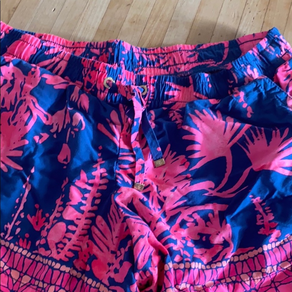 Lily Pulitzer pull on shorts!